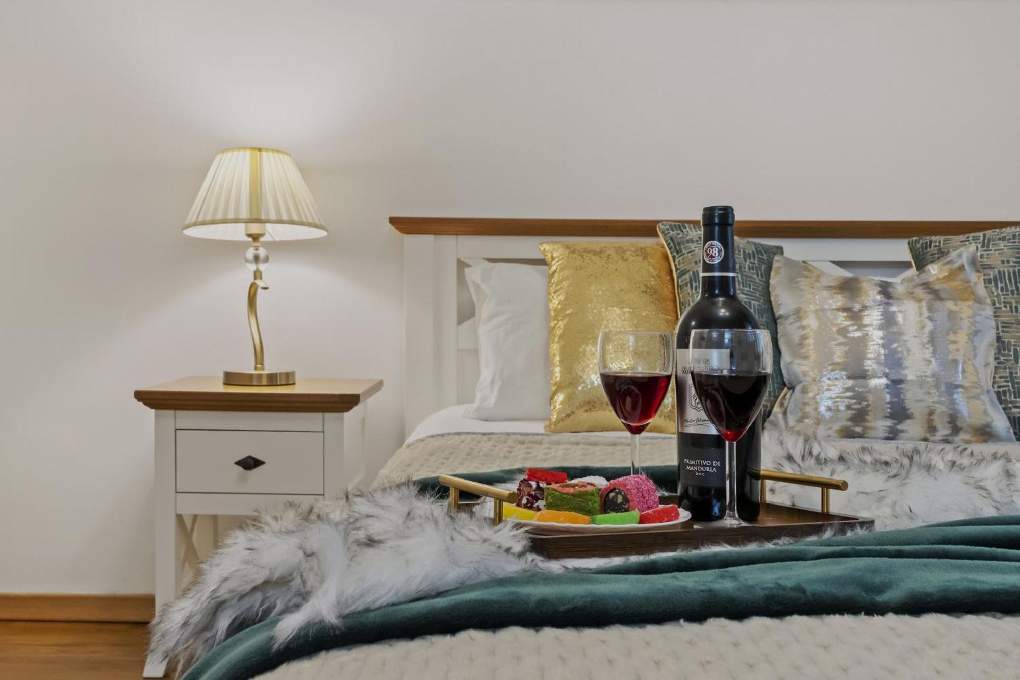Sweet Luxury Three Rooms Apartment City Center Universitate Bukares Bagian luar foto