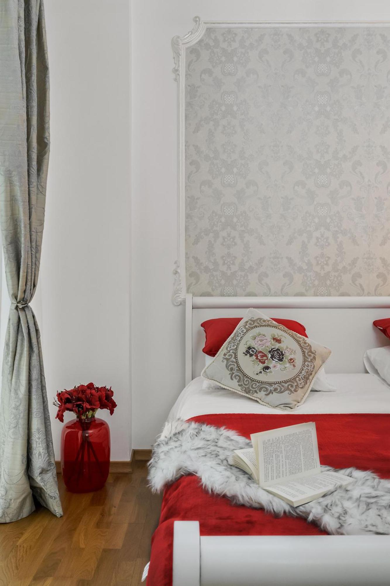 Sweet Luxury Three Rooms Apartment City Center Universitate Bukares Bagian luar foto