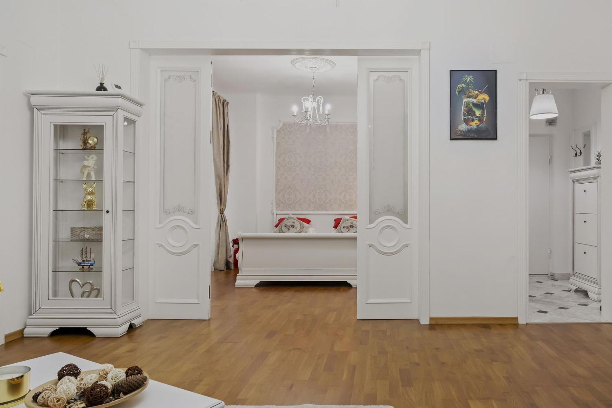 Sweet Luxury Three Rooms Apartment City Center Universitate Bukares Bagian luar foto