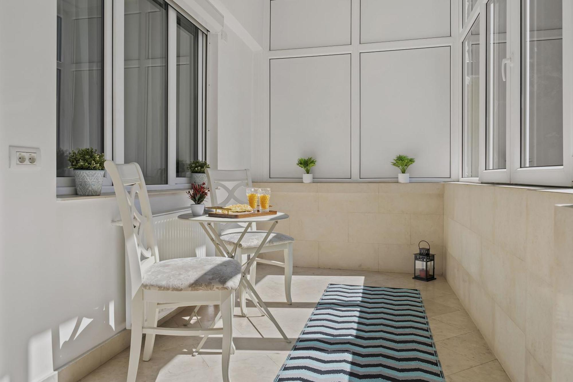 Sweet Luxury Three Rooms Apartment City Center Universitate Bukares Bagian luar foto